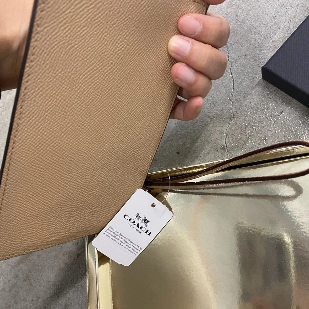 Coach holiday design wristlet gift set NWT - Picture 6 of 7